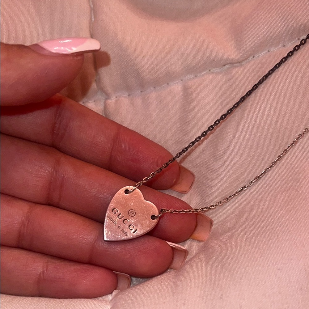 Gucci Silver Heart Necklace Classic Pendant - Picture 2 of 3